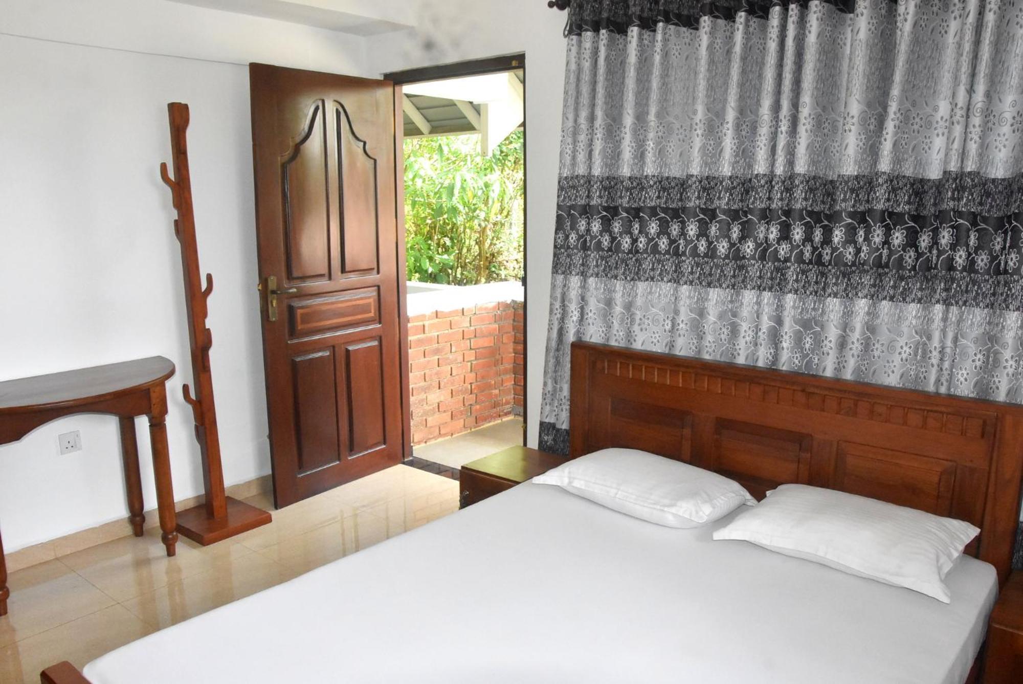 Hotel Rathna Gems Halt Ratnapura Exterior foto