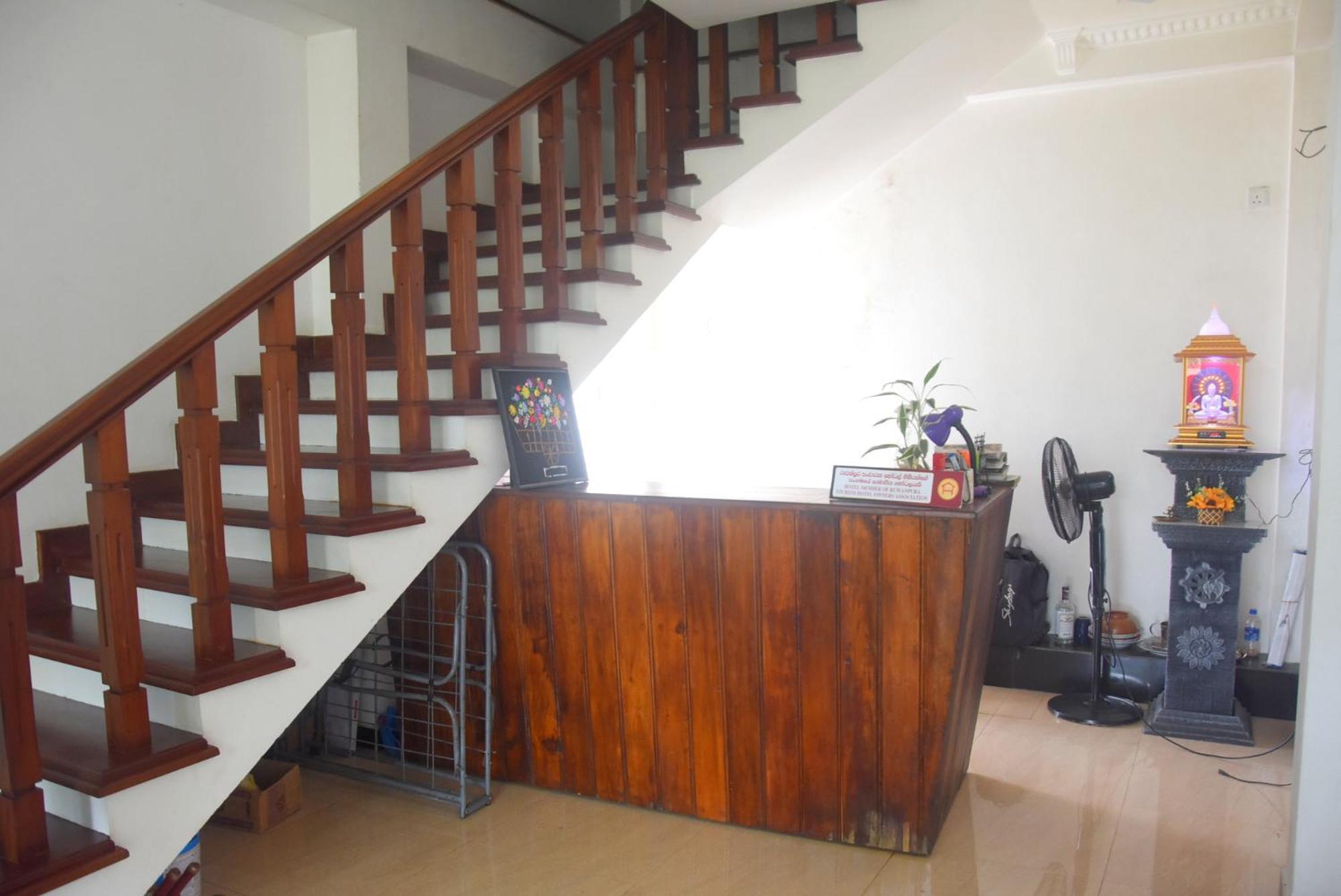 Hotel Rathna Gems Halt Ratnapura Exterior foto