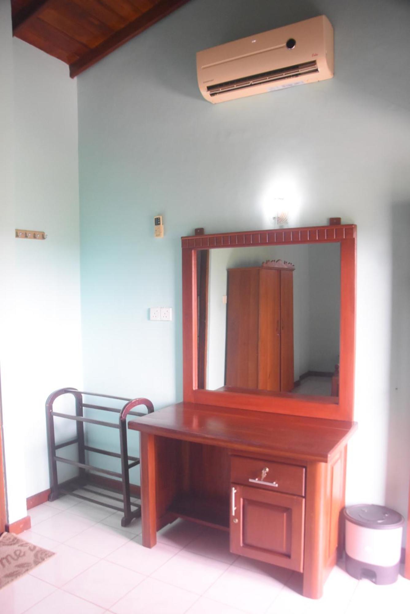 Hotel Rathna Gems Halt Ratnapura Exterior foto
