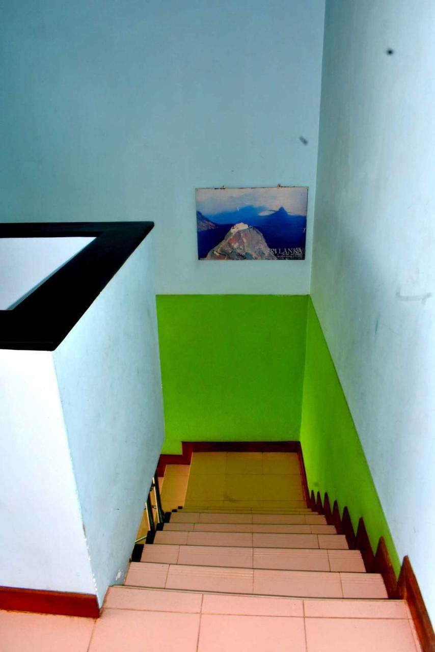 Hotel Rathna Gems Halt Ratnapura Exterior foto
