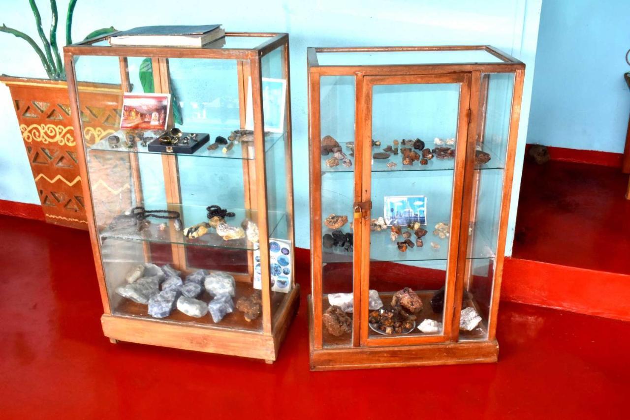 Hotel Rathna Gems Halt Ratnapura Exterior foto